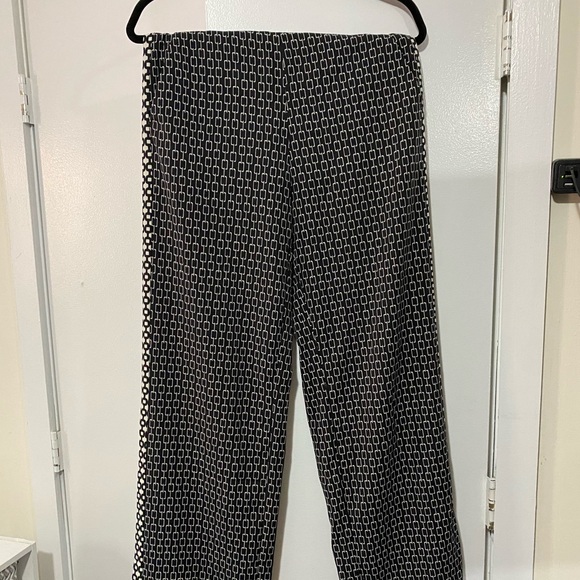 Black and white pants - Picture 1 of 1